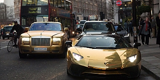 Altın Kaplama Arabalarla Geldiler