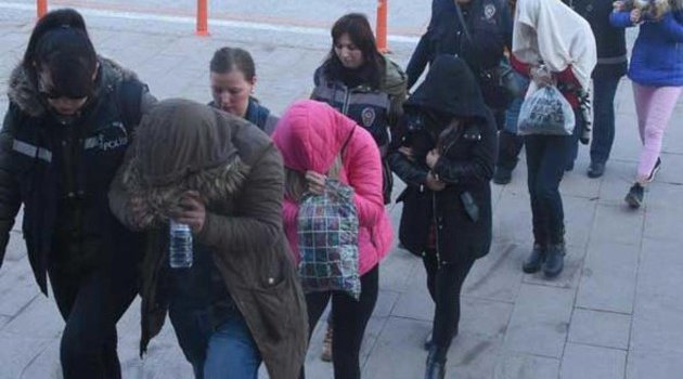 1 traktör odun karşılığında ilişkiye girecekti! Şok pazarlık