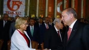 Ciller Yenikapı'ya Erdoğan ve Bahçeli'den önce geldi