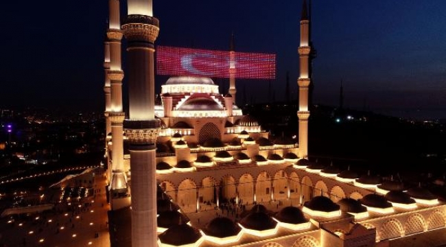 Regaip Kandili'nde Çamlıca Camii dolup taştı: İşte ilk ezan