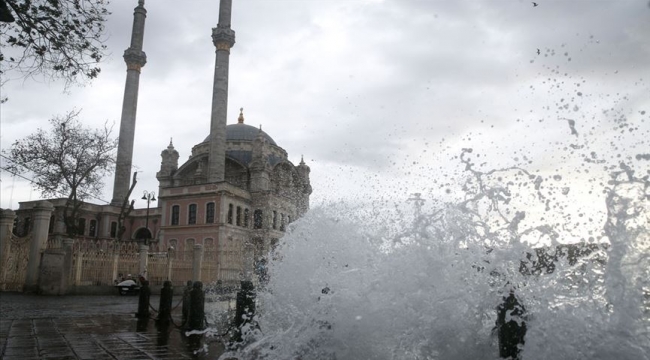 Meteoroloji'den Türkiye geneli için sağanak ve fırtına uyarısı