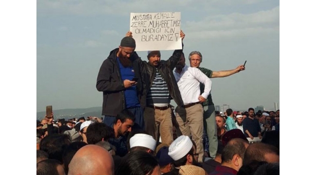 Kadir Mısıroğlu'nun cenazesinde ortalık karıştı