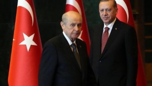 "Bahçeli, aslında tehdit ediyor, 'kıpraşırsanız yakarım' diye..."