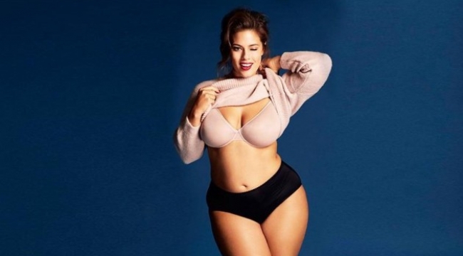 Ashley Graham vücut kusurlarını sergiledi