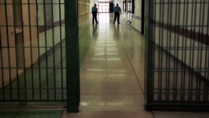 Çıplak arama, darp, askeri nizamda sayım; cezaevlerindeki hak ihlalleri bir kez daha Meclis gündeminde
