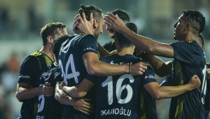 Fenerbahçe, uzatmalarda Medipol Başakşehir'i mağlup etti 2-1