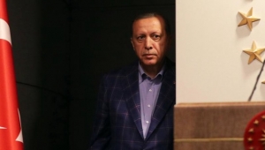 Yeni Akit, AKP'de üç eski bakanın istifa kararını duyurdu