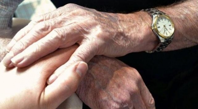 Hollanda'da "yaşamaktan bıkan yaşlılara ötanazi" tartışması