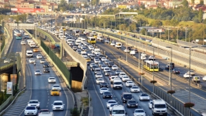 İstanbul'da okullar açıldı, trafik çilesi başladı