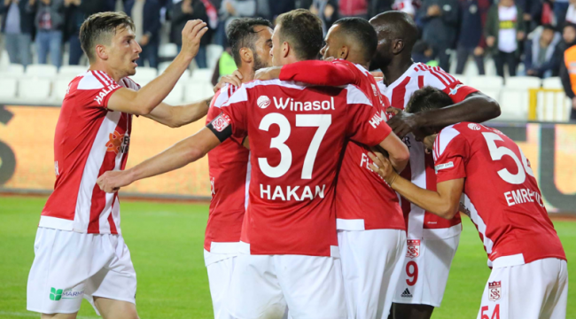 Trabzonspor, Sivas'ta son dakikada yıkıldı