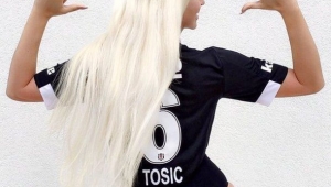 Beşiktaş'ın eski yengesinden olay pozlar!