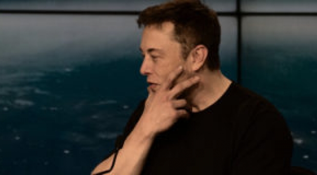 Elon Musk: Yapay zekanın yanında şempanze gibi kalıyoruz  