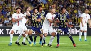 Fenerbahçe, evinde Antalyaspor'a yenildi