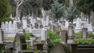 İstanbul'da mezar yerlerine zam yapıldı