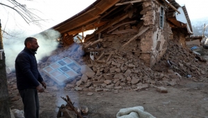 Elazığ depreminde bir köy tamamen yıkıldı