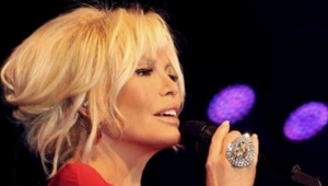 Ajda Pekkan: 6 kez çocuk aldırdım, kedilerle avunmaya çalıştım