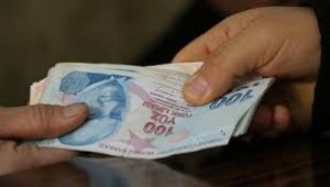 Emeklilere büyük şok! Paraların yarısı hesaba yattı