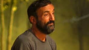 Survivor'dan elenen Ersin Korkut, gözyaşları içinde adaya veda etti