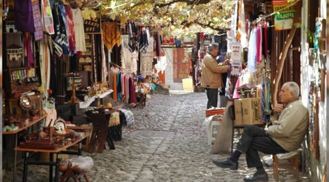 'Esnafın borcu ertelenmeli'