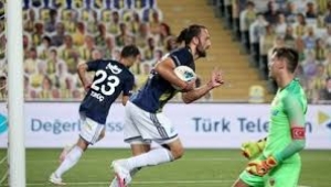 Fenerbahçe, Kayserispor'u 2 dakikada geçti! 