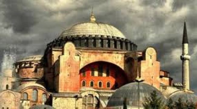 Ayasofya'nın müze işletmecisi şirketin sözleşmesi sürüyor