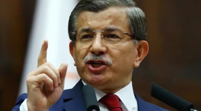 Davutoğlu: Erdoğan siyasi hırsı ve kini için engel tanımıyor