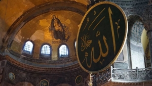 Tepki çeken Ayasofya sözleri: Camide fahişe olur mu?