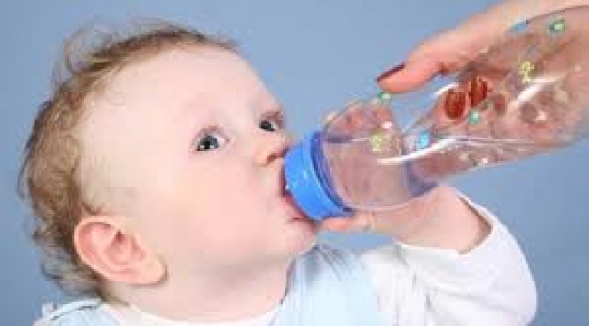 Bebeklere neden su verilmez?