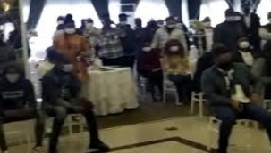 Esenyurt'ta Afrikalıların izinsiz pazar ayinine polis baskını