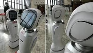 Çin'de iki robot birbiriyle tartıştı, görüntüler şaşkınlık yarattı