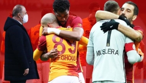  Maça damga vuran olay! Fernando Muslera ve Feghouli...