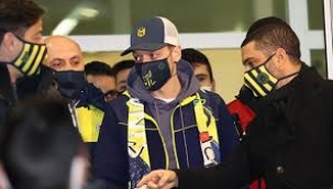 Mesut Özil İstanbul'a geldi