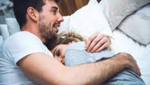 Mutlu Çiftlerin Uyumadan Önce Yaptığı 10 Şey