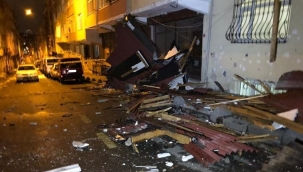 İstanbul'da fırtına: Çatılar uçtu, balkonlar çöktü