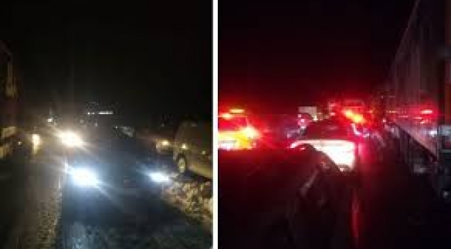 İzmir İstanbul Otoyolu Çöktü İnsanlar 17 Saattir Açlık ve Soğukla Boğusuyor