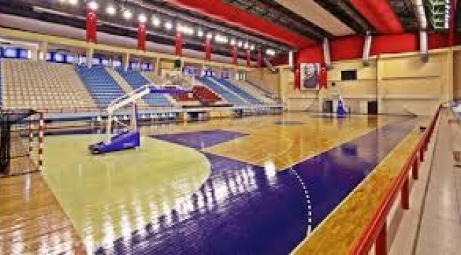 Kaymakamlık spor tesislerine el koydu