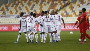 Malatyaspor'u yenen Trabzonspor zirve takibinde