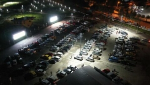 Açık havada Beşiktaş-Fenerbahçe derbisi keyfi