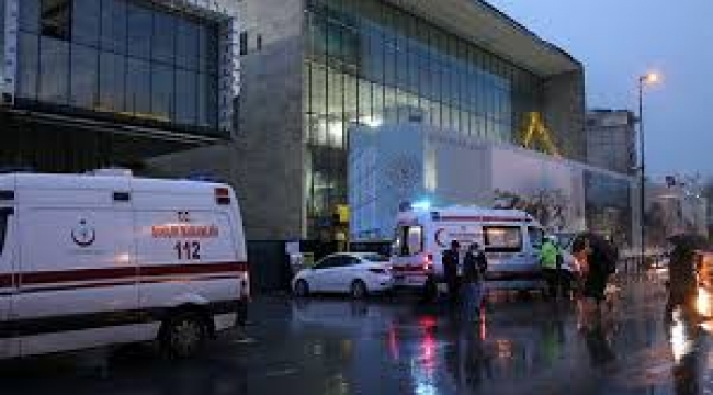 Atatürk Kültür Merkezi'nde asma tavan çöktü