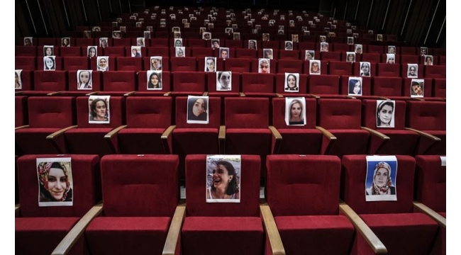 Kadın Oyunları Festivali 'Frida' oyunu ile başladı: Öldürülen kadınlar anıldı