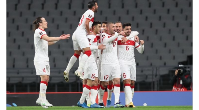 Milli takım uçuyor, kulüpler dibe batıyor! Neden?