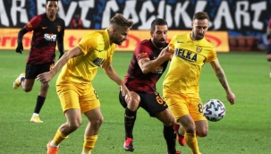 MKE Ankaragücü'ne 2-1 yenilen sarı-kırmızılılar, 8 maç sonra kaybetti.