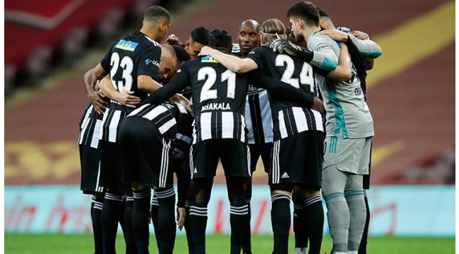 Beşiktaş'ta derbi öncesi kulübe sıkıntısı! Kadroyu tamamlayamadılar