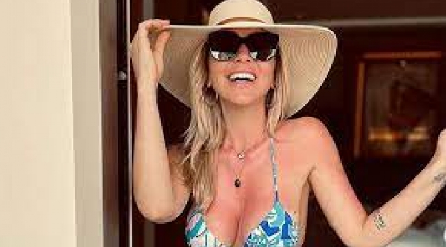Hadise tatil sezonunu açtı! Bikinili pozlarına beğeni yağdı