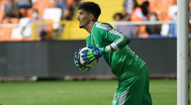 Fenerbahçe'de Altay Bayındır, Adana'da rekorunu egale etti