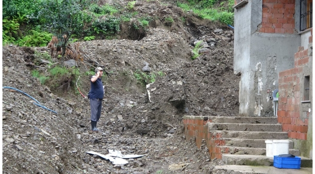 Rize'de şiddetli yağış! Evler tahliye edildi