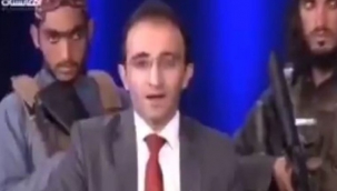 Taliban'dan şaşkına çeviren görüntü: Canlı yayında sunucunun etrafını sardılar!
