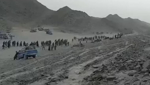 Binlerce Afgan, Pakistan sınırından İran'a geçiyor: "Varış noktası Türkiye"
