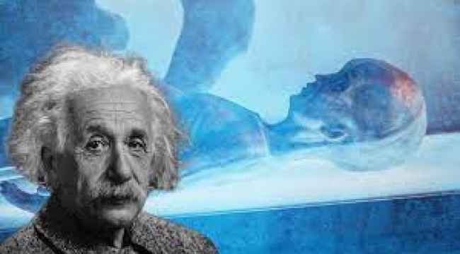 Einstein,5 uzaylının cesedini mi inceledi?
