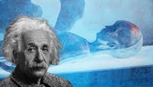 Einstein,5 uzaylının cesedini mi inceledi?